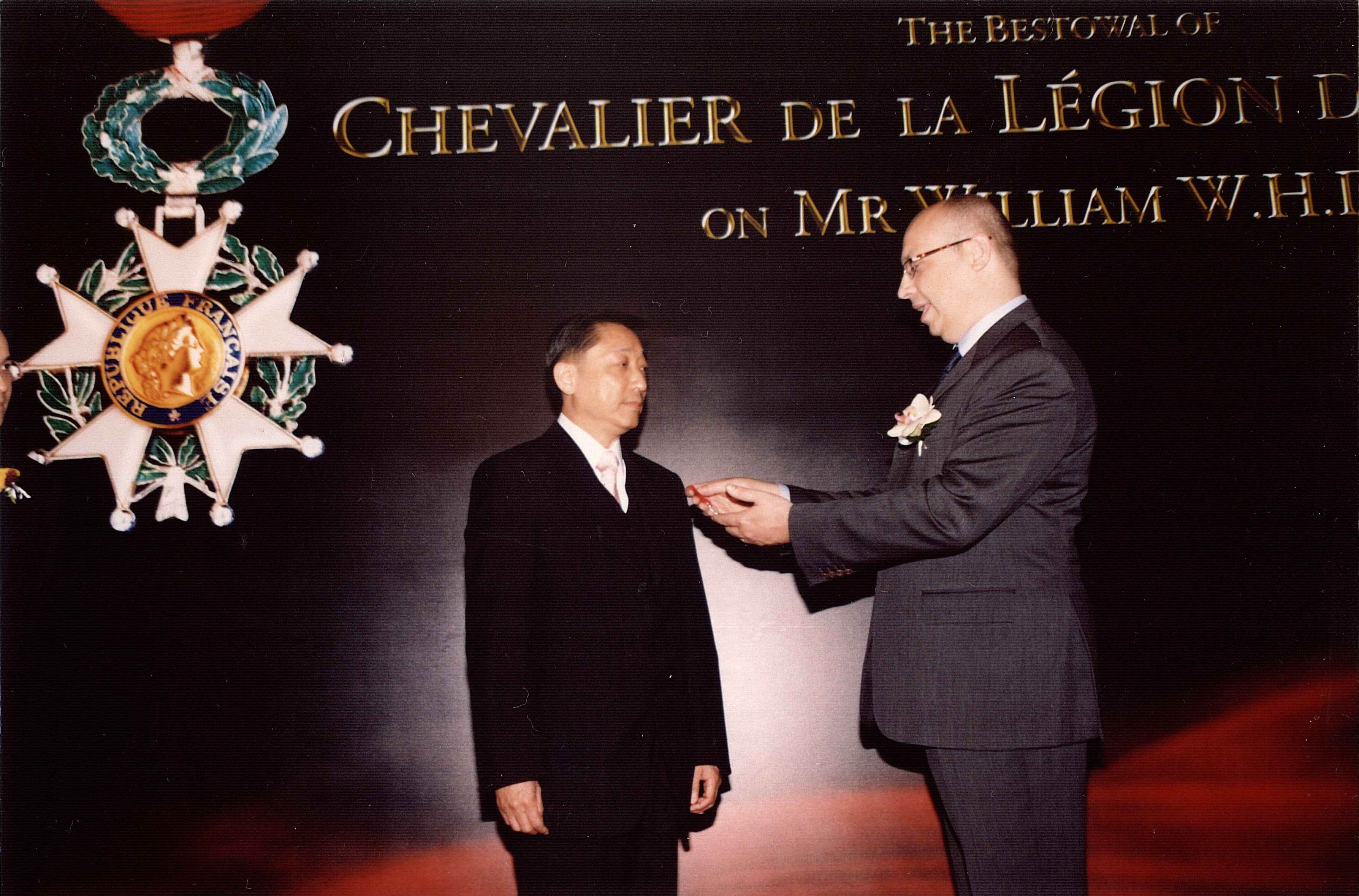杜惠愷先生獲頒「法國最高榮譽騎士勳章」