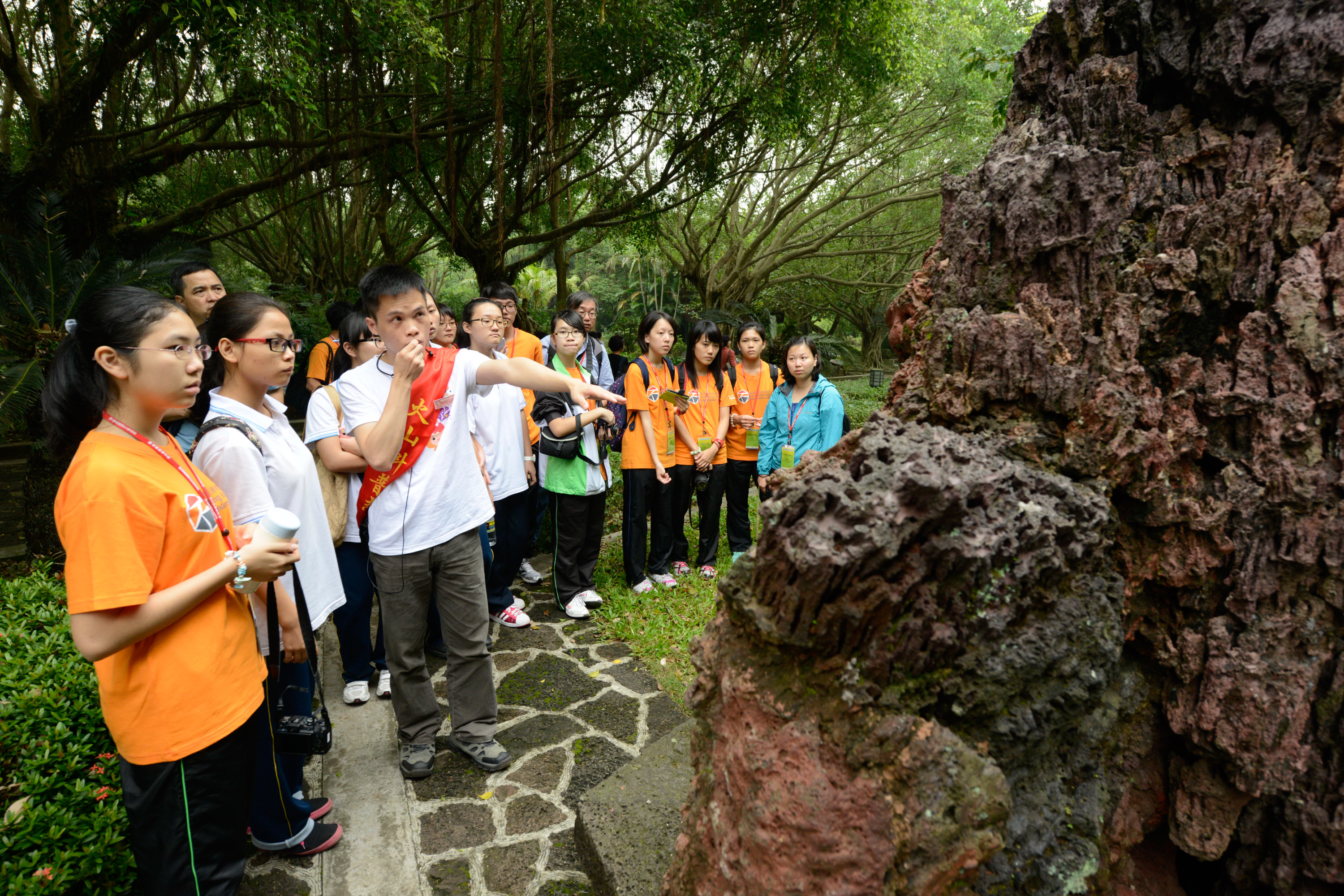 Young Ambassadors embarks on cross-border study tour in Mainland China (Chinese version only)